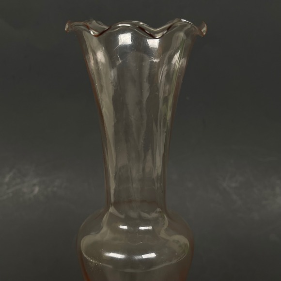 Vintage Pink Depression Glass Bud Vase Twisted Stem‎ Ruffled Trumpet Rim Small - Picture 2 of 8